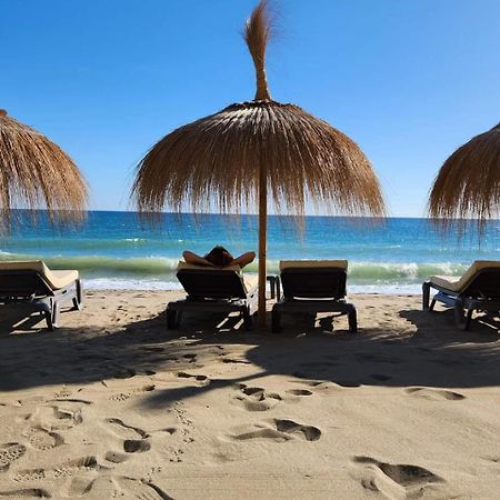 Apartment Beachfront Accommodation Estepona Ngoại thất bức ảnh