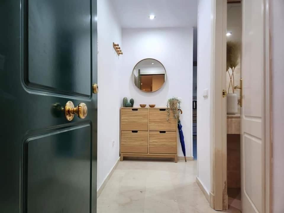 Apartment Beachfront Accommodation Estepona Ngoại thất bức ảnh