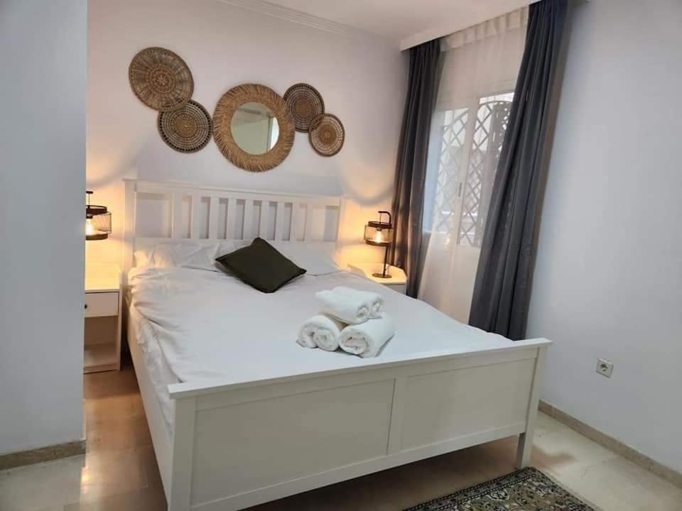 Apartment Beachfront Accommodation Estepona Ngoại thất bức ảnh