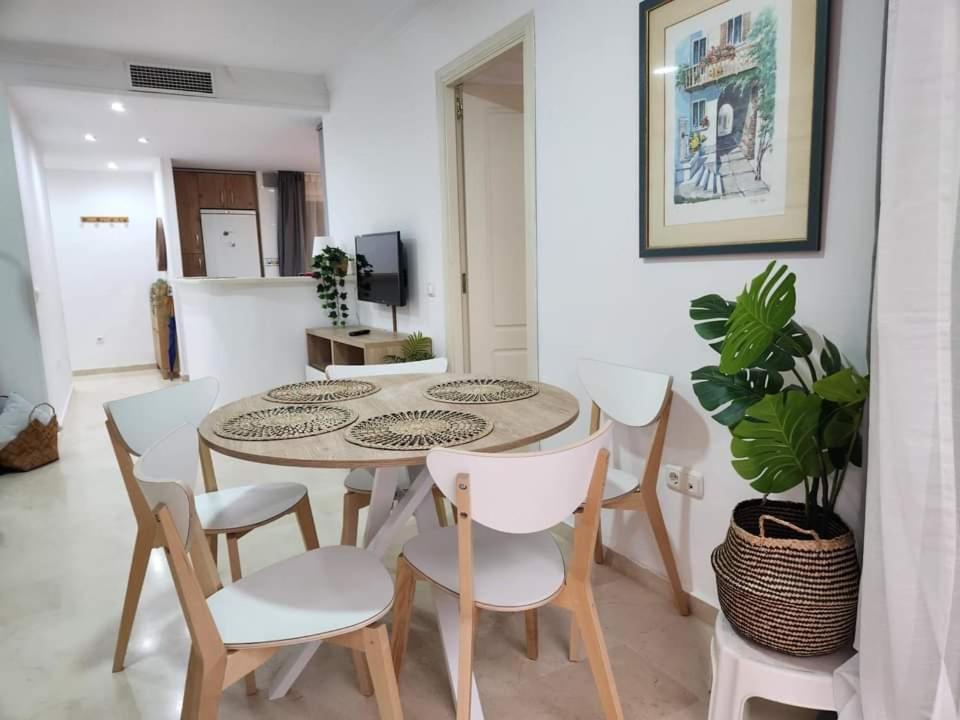Apartment Beachfront Accommodation Estepona Ngoại thất bức ảnh