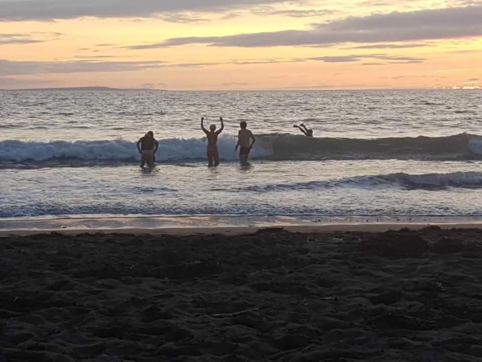 Apartment Beachfront Accommodation Estepona Ngoại thất bức ảnh